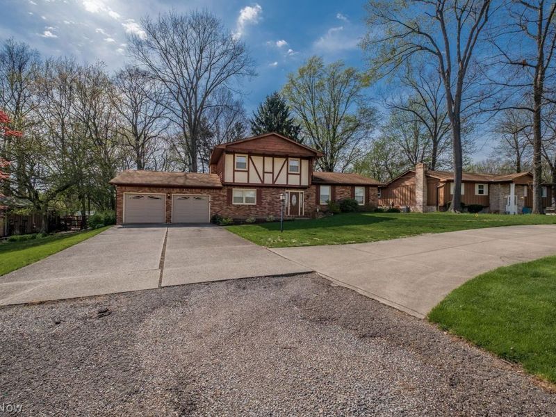 7951 Lake O Springs Avenue NW, Canton, OH 44720 Photo 1