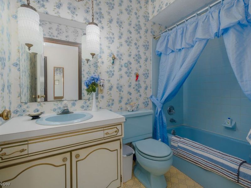 7951 Lake O Springs Avenue NW, Canton, OH 44720 Photo 22