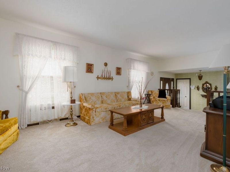 7951 Lake O Springs Avenue NW, Canton, OH 44720 Photo 5