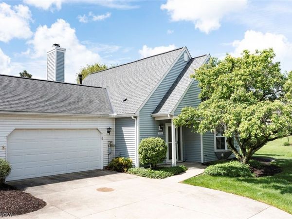 19729 Porters Lane , Strongsville, OH 44149