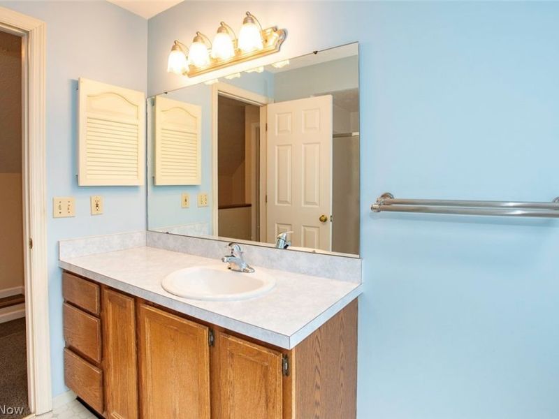 19729 Porters Lane , Strongsville, OH 44149 Photo 24
