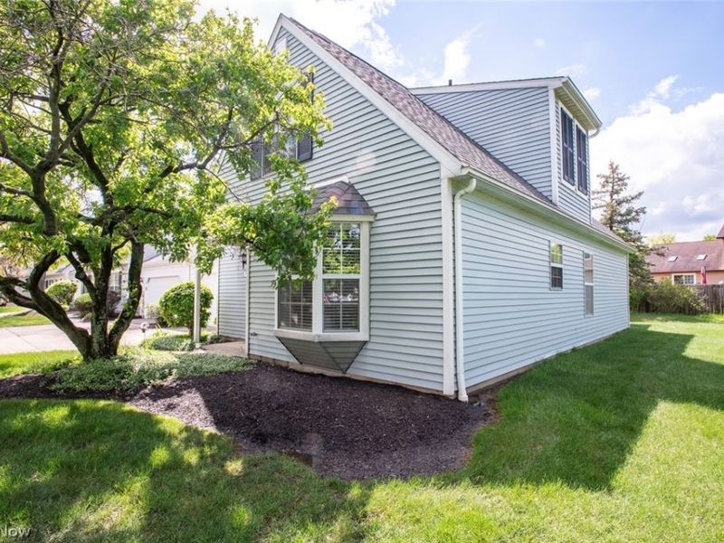 19729 Porters Lane , Strongsville, OH 44149 Photo 34