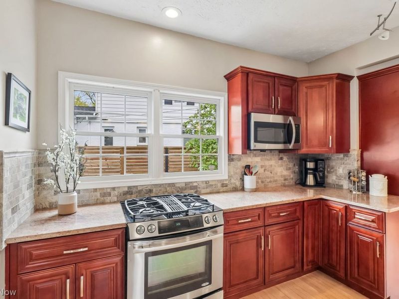 21376 Sydenham Road , Shaker Heights, OH 44122 Photo 11