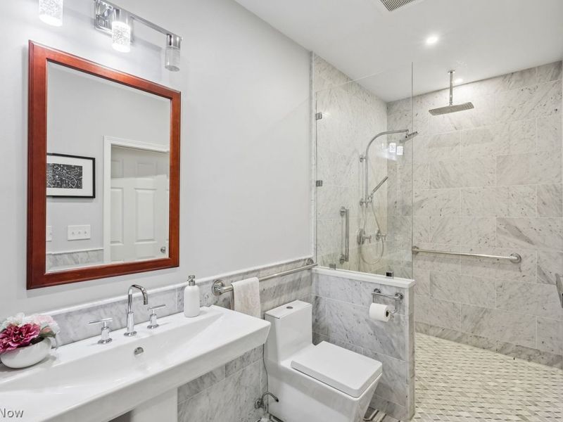 21376 Sydenham Road , Shaker Heights, OH 44122 Photo 16