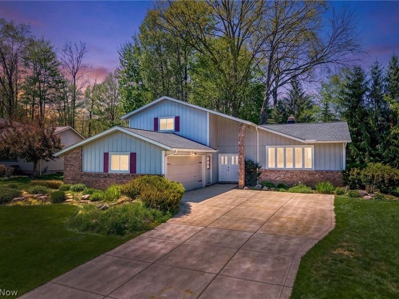 31885 N Roundhead Drive , Solon, OH 44139 Photo 2