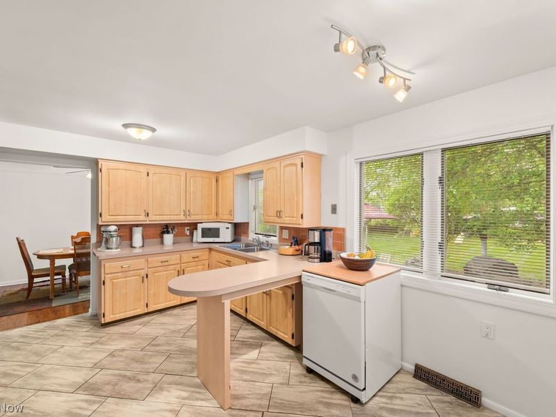 13297 Whitney Road, Strongsville, OH 44136 Photo 12