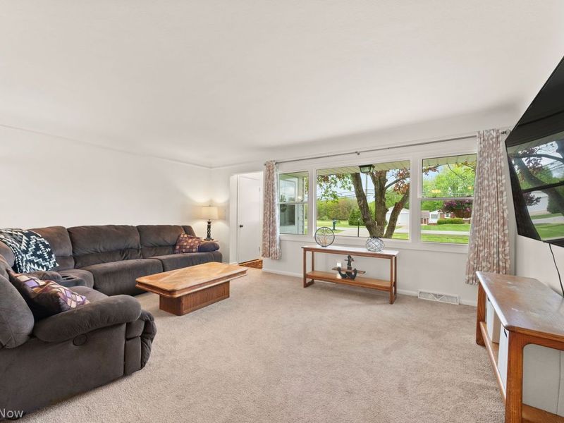 13297 Whitney Road, Strongsville, OH 44136 Photo 4