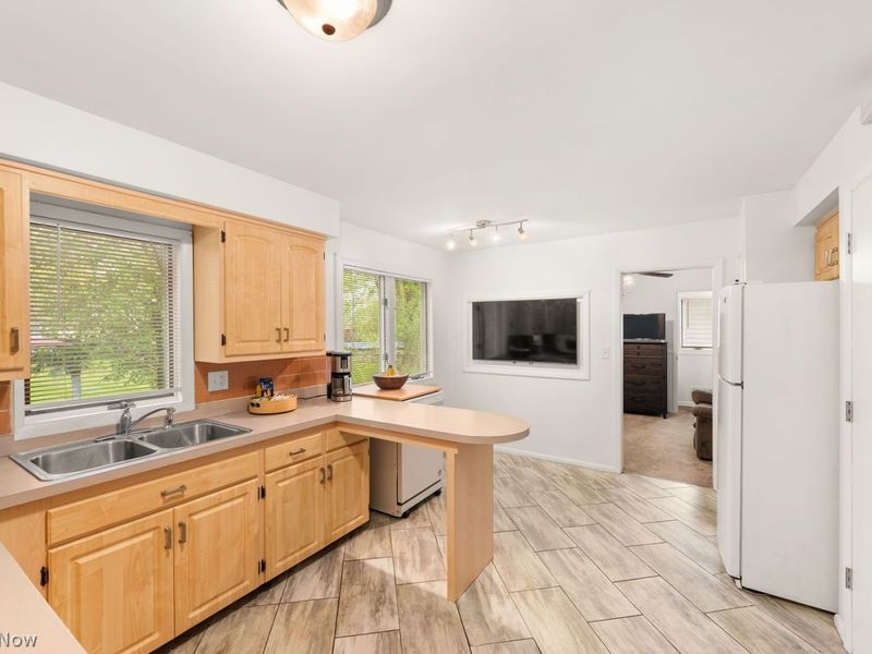 13297 Whitney Road, Strongsville, OH 44136 Photo 8