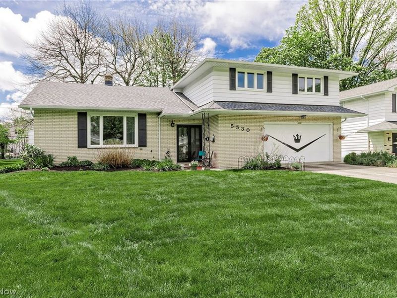 5530 Harleston Drive , Lyndhurst, OH 44124 Photo 1