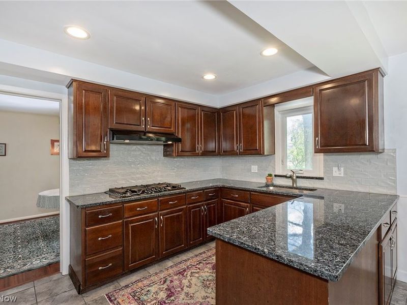 5530 Harleston Drive , Lyndhurst, OH 44124 Photo 16