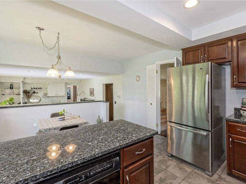 5530 Harleston Drive , Lyndhurst, OH 44124 Photo 17