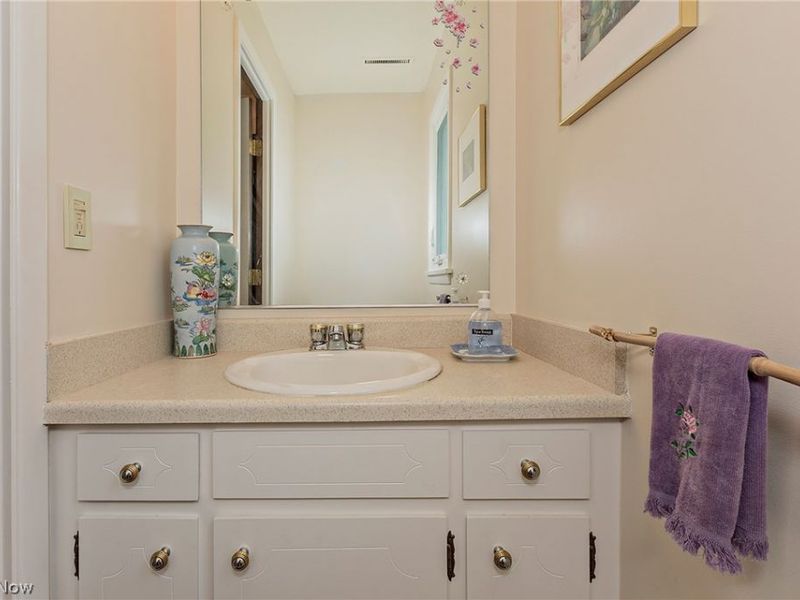5530 Harleston Drive , Lyndhurst, OH 44124 Photo 24