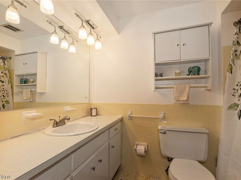 5530 Harleston Drive , Lyndhurst, OH 44124 Photo 32