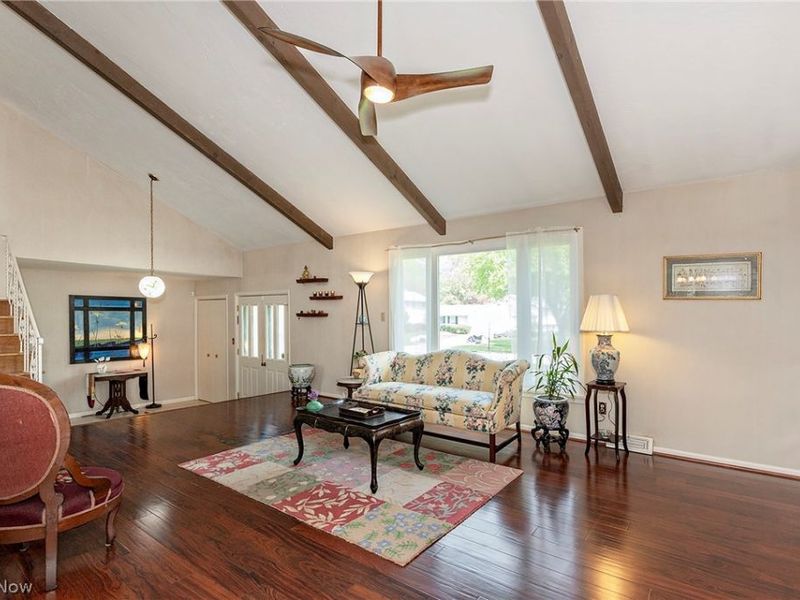 5530 Harleston Drive , Lyndhurst, OH 44124 Photo 9