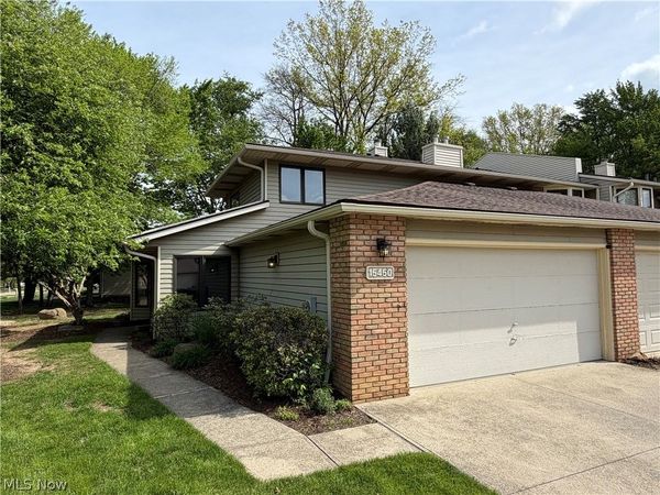 15450 Roxboro Dr Drive , Middleburg Heights, OH 44130