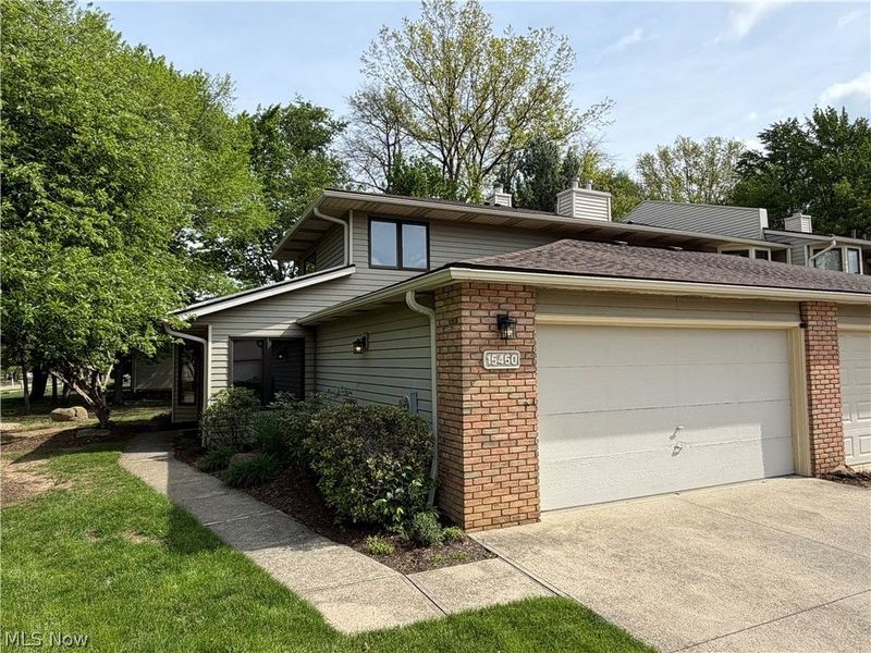 15450 Roxboro Dr Drive , Middleburg Heights, OH 44130 Photo 1