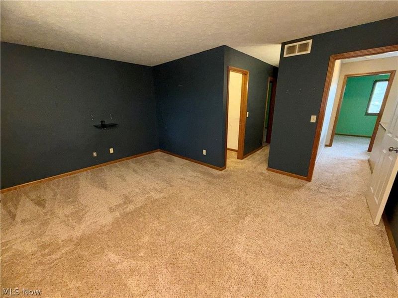 15450 Roxboro Dr Drive , Middleburg Heights, OH 44130 Photo 13