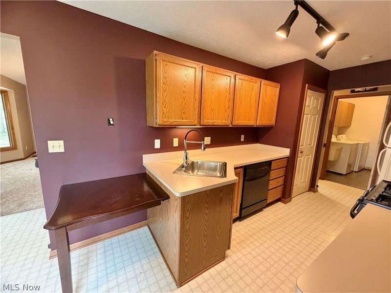 15450 Roxboro Dr Drive , Middleburg Heights, OH 44130 Photo 5