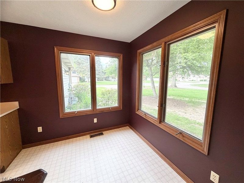 15450 Roxboro Dr Drive , Middleburg Heights, OH 44130 Photo 7
