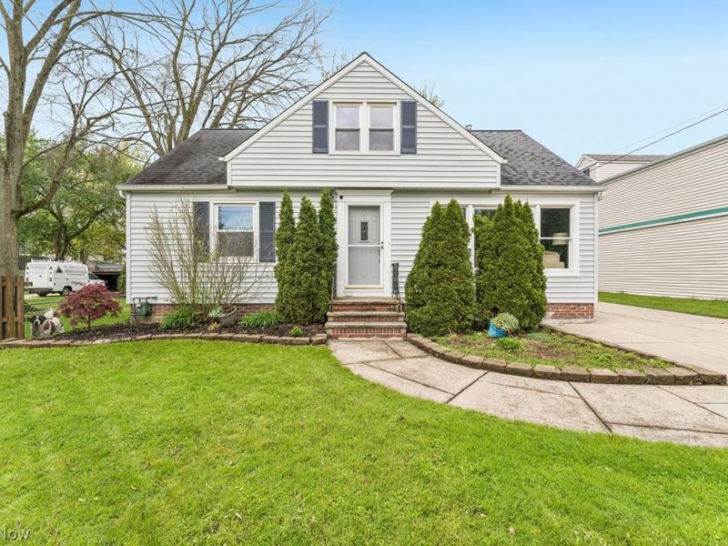 1516 Biltmore Road, Lyndhurst, OH 44124 Photo 2