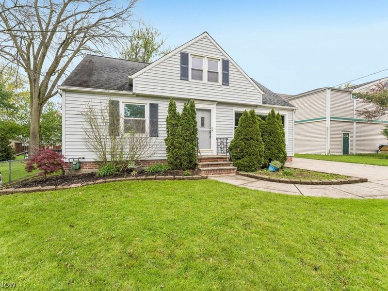 1516 Biltmore Road, Lyndhurst, OH 44124 Photo 3