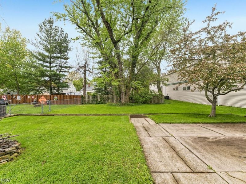 1516 Biltmore Road, Lyndhurst, OH 44124 Photo 41