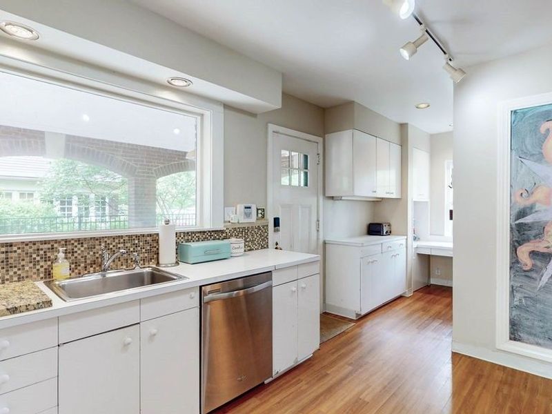 2894 Winthrop Road , Shaker Heights, OH 44120 Photo 14