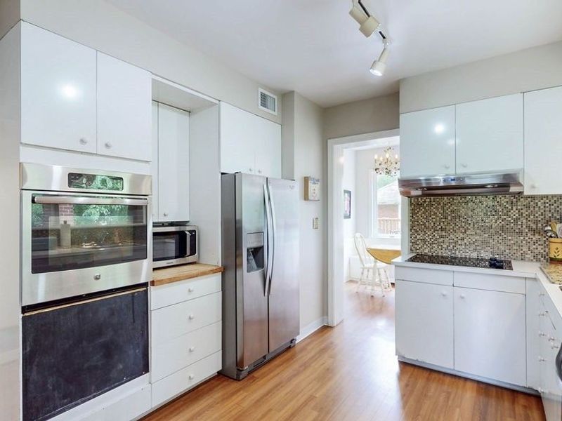 2894 Winthrop Road , Shaker Heights, OH 44120 Photo 16