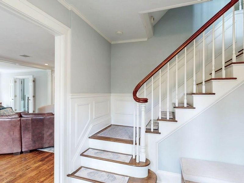 2894 Winthrop Road , Shaker Heights, OH 44120 Photo 19