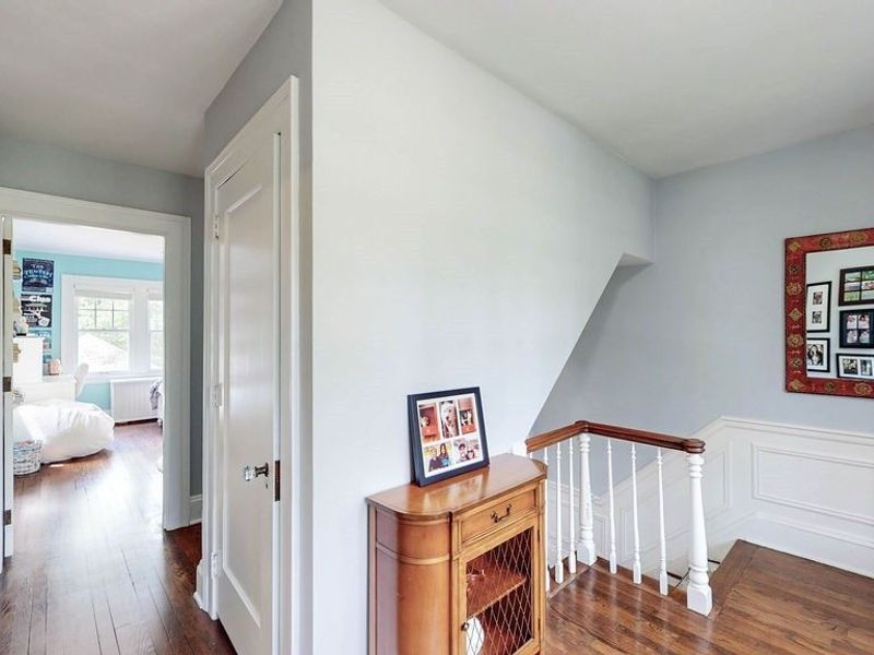 2894 Winthrop Road , Shaker Heights, OH 44120 Photo 23