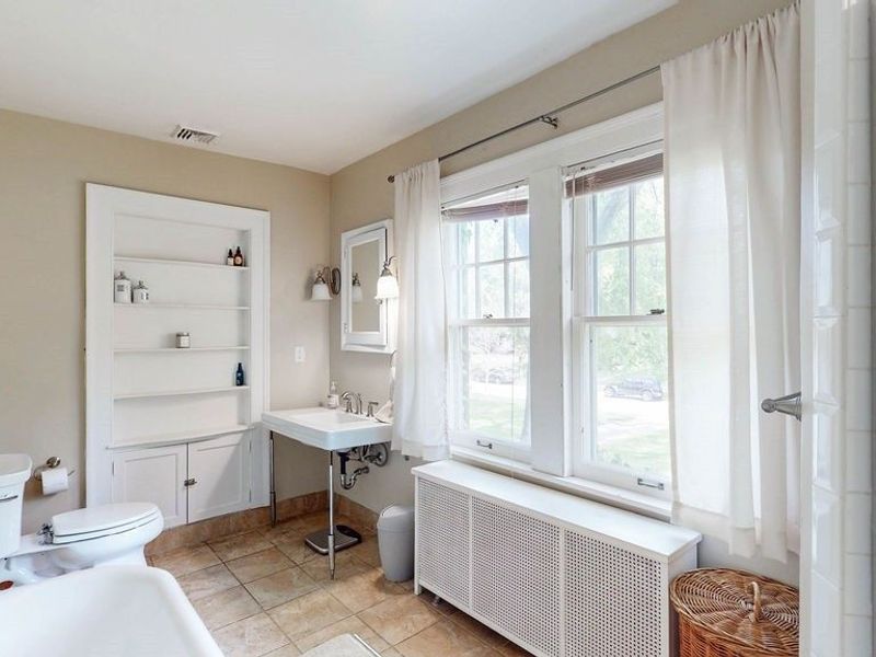 2894 Winthrop Road , Shaker Heights, OH 44120 Photo 24