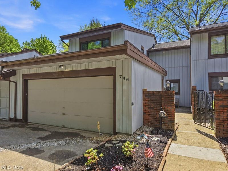746 Spafford Oval, Unit 1104, Sagamore Hills, OH 44067 Photo 2