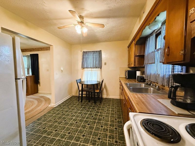 289 Edward Avenue, Barberton, OH 44203 Photo 7