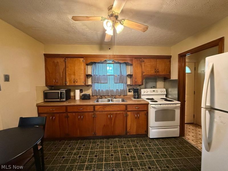 289 Edward Avenue, Barberton, OH 44203 Photo 8