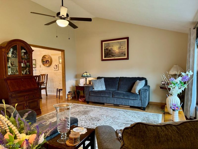 132 Hillcrest Lane , Elyria, OH 44035 Photo 4