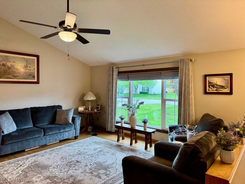 132 Hillcrest Lane , Elyria, OH 44035 Photo 5