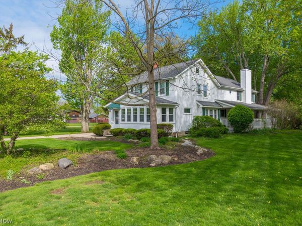 32530 Lake Road , Avon Lake, OH 44012
