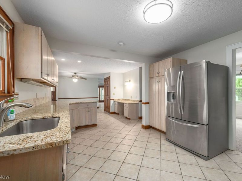 32530 Lake Road , Avon Lake, OH 44012 Photo 13