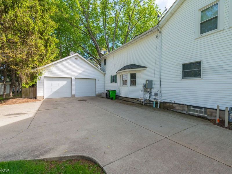 32530 Lake Road , Avon Lake, OH 44012 Photo 4
