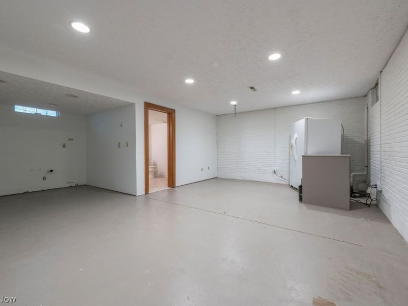 32530 Lake Road , Avon Lake, OH 44012 Photo 49