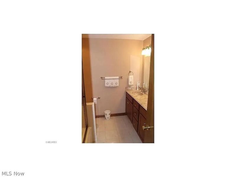 1120 W Milton Street, Alliance, OH 44601 Photo 5