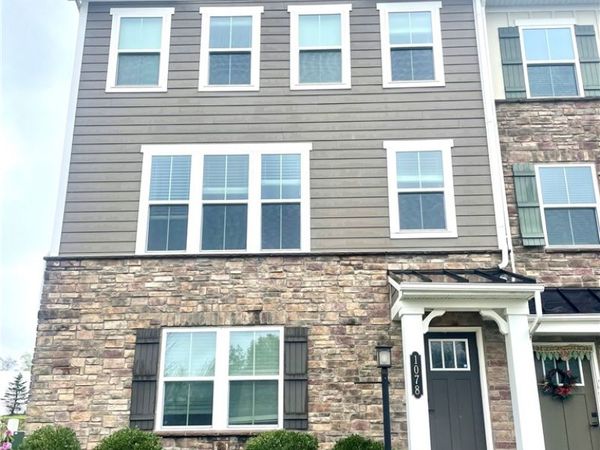 1078 Adair Ave , Valencia, PA 16059
