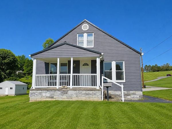 545 Mill Lawn Ave, Oak Hill, OH 45656
