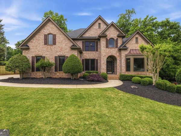 215 Lynwood Court, Roswell, GA 30075