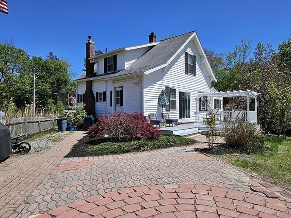 131 Pleasant St, Paxton, MA 01612