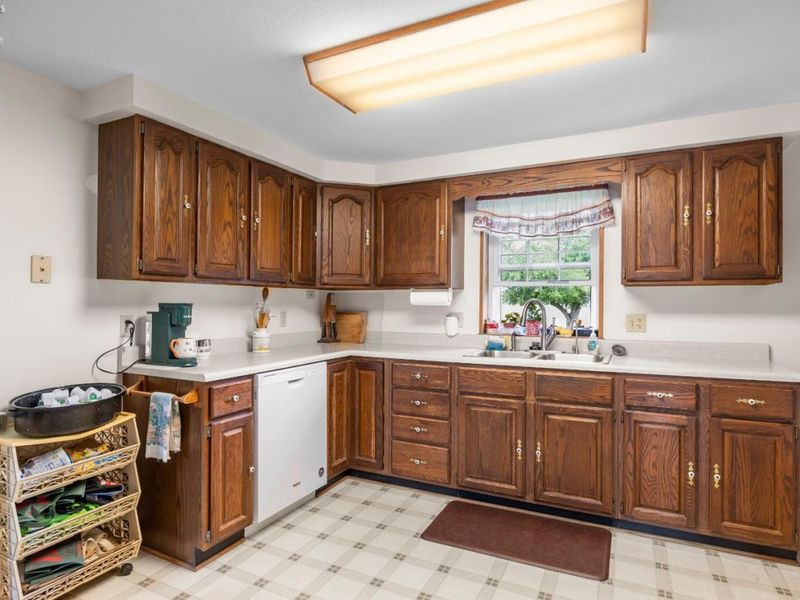 2132 E Cole Road, Fremont, OH 43420 Photo 13