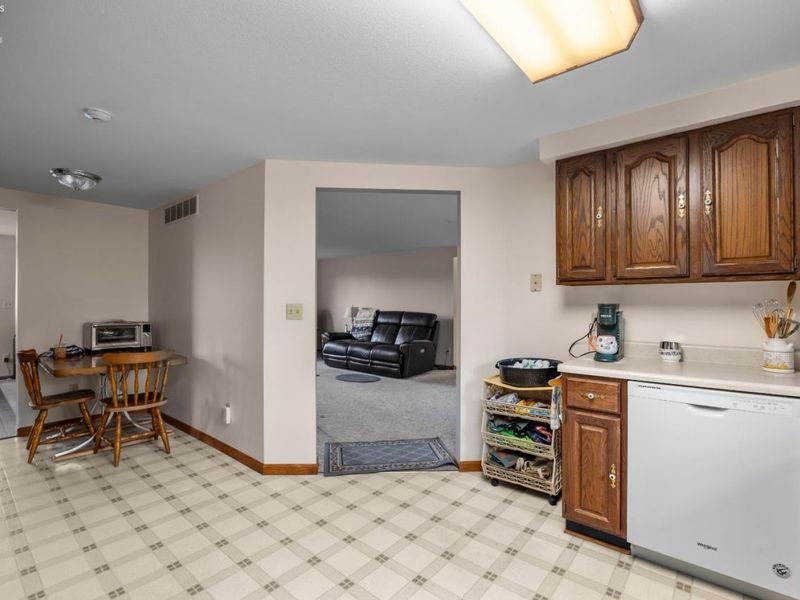 2132 E Cole Road, Fremont, OH 43420 Photo 14