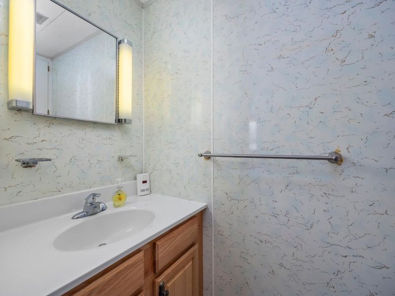 2132 E Cole Road, Fremont, OH 43420 Photo 23