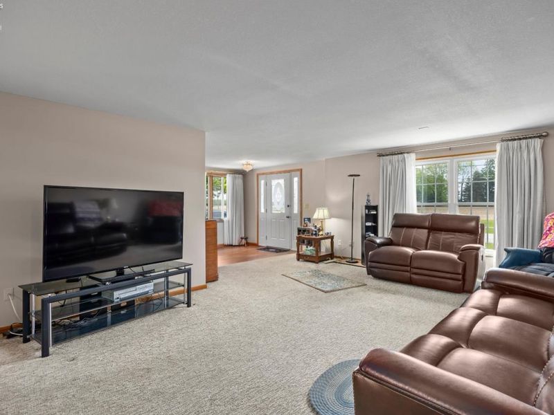 2132 E Cole Road, Fremont, OH 43420 Photo 7