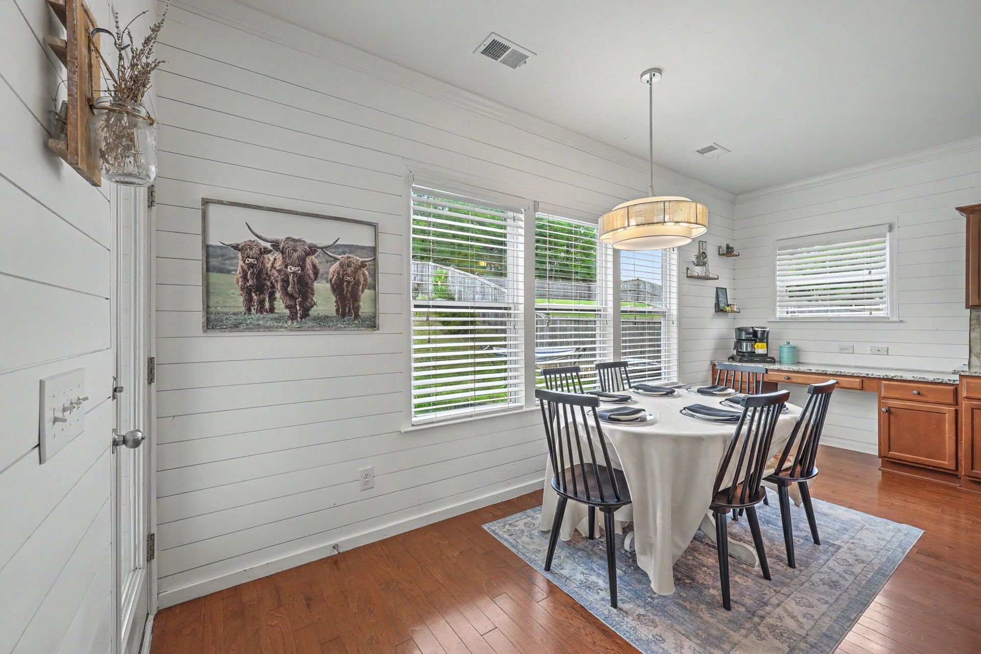 106 Medford Drive Photo 4